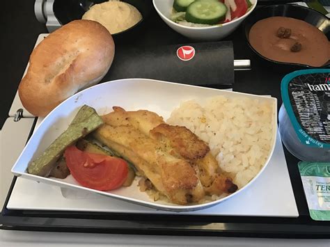 Review Turkish Airlines 777 300 Economy Class From Istanbul To Los