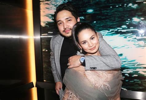 Pandai dah kacau ibu terima kasih kerana menonton video ini jangan lupa like. Izara Aishah, suami kongsi wajah anak selepas tujuh hari ...