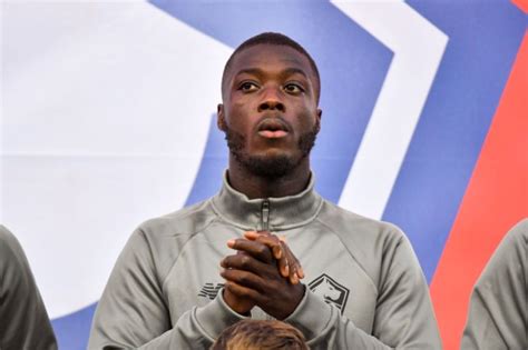 arsenal confirm £72m club record signing of nicolas pepe from lille football metro news