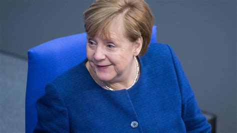 16 Jahre Kanzlerin Angela Merkel Undercover Politik Und Ein Fast
