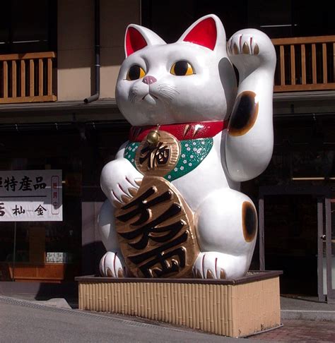 Maneki Neko The Mysterious Waving Kitties Of Japan Insidejapan