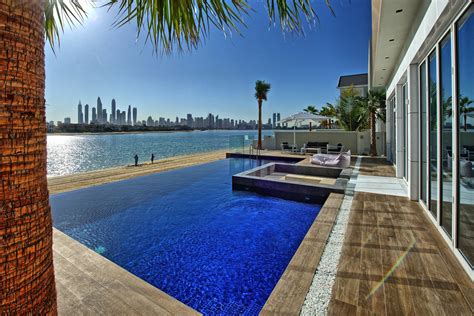 Villa On The Palm Luxury Villa Rental In Dubai Dubai 9 Sleeps In 5