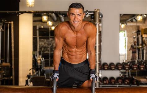 Man Utd News Cristiano Ronaldo Shows Off His Remarkable Physique Marca