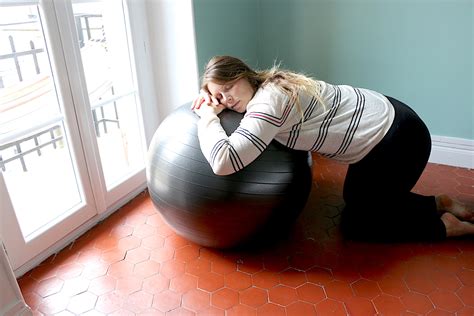 gym ball 3 manières de l utiliser pour son confort chronique d une yogi