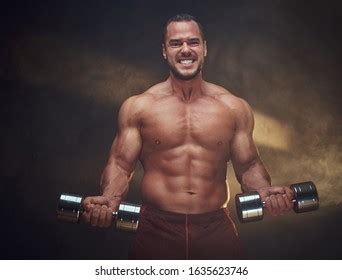 Shirtless Muscular Man Screaming While Doing 스톡 사진 Shutterstock