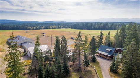 Montana Horse Ranch With An Indoor And Outdoor Riding Arena