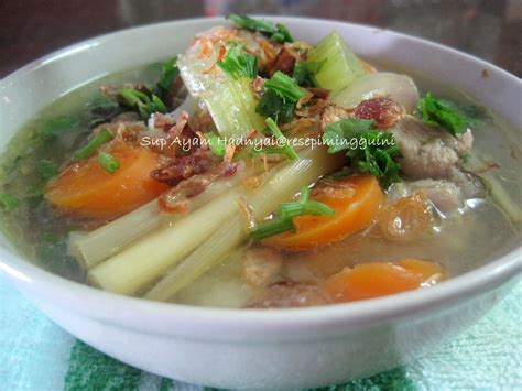 Sup ayam adalah sup yang terbuat dari ayam, yang dicampur dengan berbagai bahan makanan lainnya. Sup Ayam Hadnyai | Resepi Minggu Ini