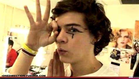 Flirty Harry Behind The Scenes Getting His Make Up Done X Harry Styles Photo 17248134