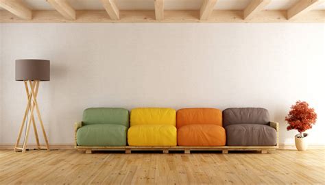 Ecco come realizzare una seduta piacevole e comoda spendendo davvero. Riciclare i pallet: come fare un divano con bancali di legno | DiLei