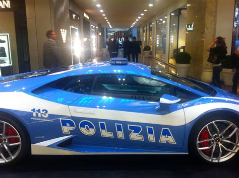 Lamborghini Huracan Polizia In Galleria Cavour Carta Bianca News