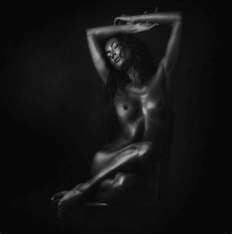 Nude in black Zachar Rise als Kunstdruck oder Gemälde