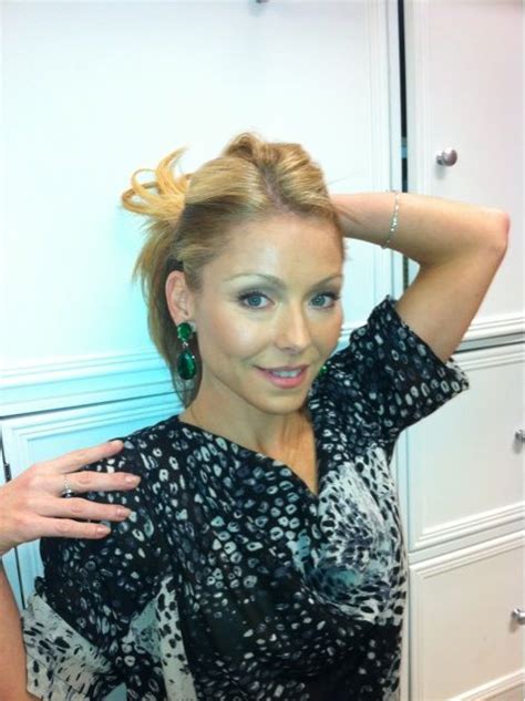 Kelly Ripa Twitter Bing Images Emerald Earrings Drop Long Tops