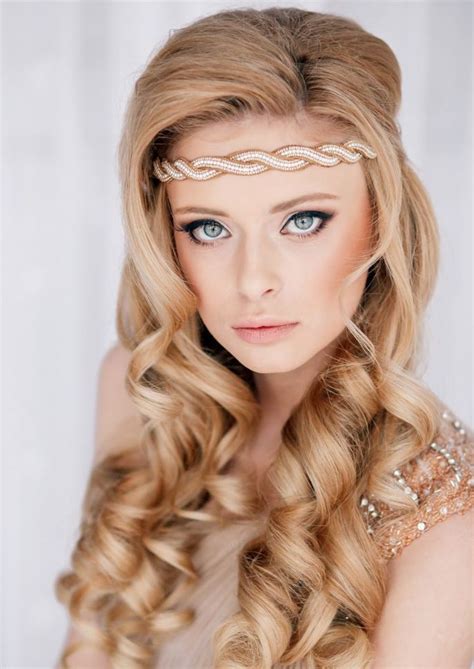 30 Creative And Unique Wedding Hairstyle Ideas Modwedding Simple Wedding Hairstyles Unique