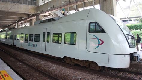 How to save money using klia transit train if you arrived in kuala lumpur international airport, there are so many choice to get. ERL KLIA Ekspres Siemens Desiro ET425M X1-07 departing at ...