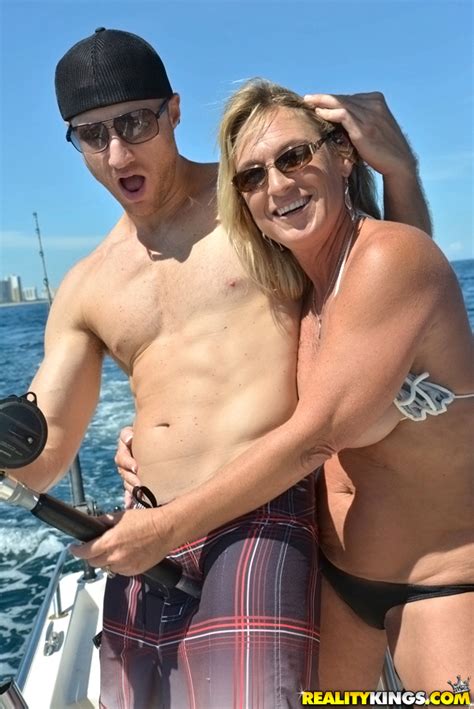 Mature Woman Went To A Vacation Milf Fox