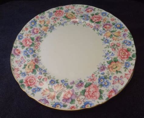 Crown Staffordshire Fine Bone China England Lunchin Floral Gold Plate