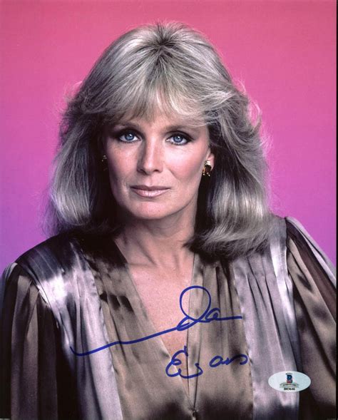 Linda Evans Signed Dynasty 8x10 Photo Beckett Pristine Auction