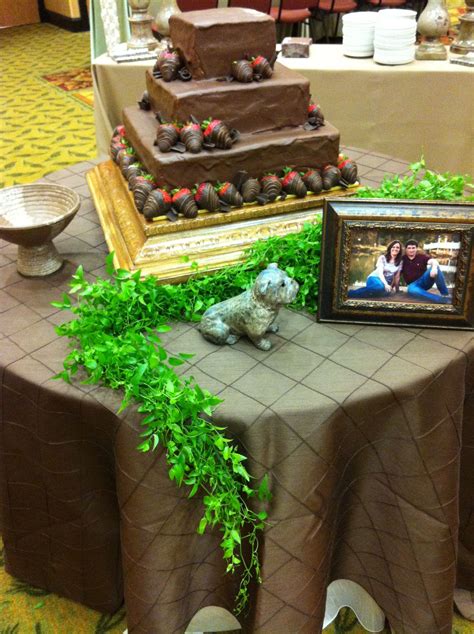 Wedding Reception Grooms Cake Table I Like The Way The Garland Is