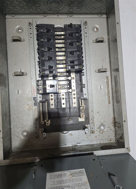 Square D 100 Amp Main Breaker Panelboard 240 Vac 3∅ 24 Circuit