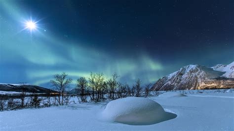 Norway Snow Winter Night Mountains Northern Lights Stars Wallpaper