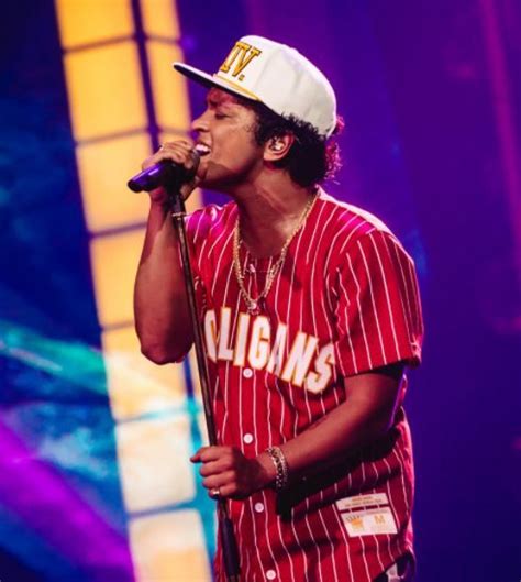 Bruno Mars Surprises Concert Audience By Donating 1