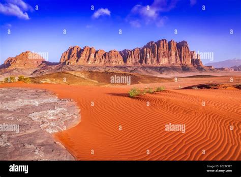 Wadi Rum Jordan Valley Of The Moon And El Qattar Mountain Arabia