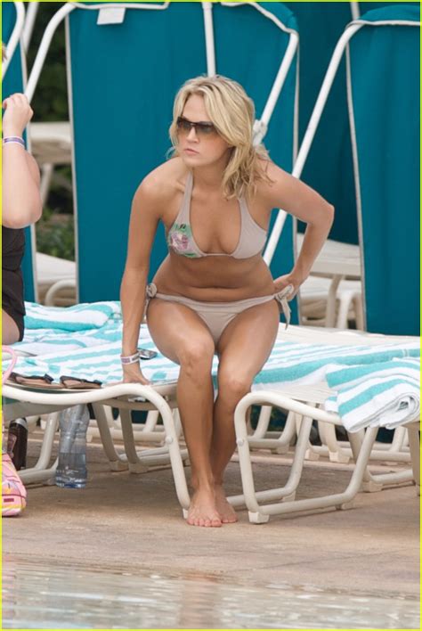 Carrie Underwood Bikini Beach Babe Photo Bikini Carrie