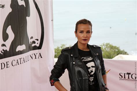 The trailer for julia ducournau's titane is an experience. "Titane" is the upcoming movie of "Raw"'s director Julia ...