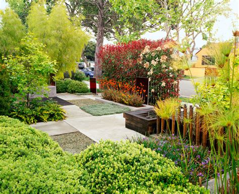 One of the cheap and fun ways to make your front yard look more appealing is by growing some plants. 5 Steps to a Beautiful Front Yard - Sunset Magazine