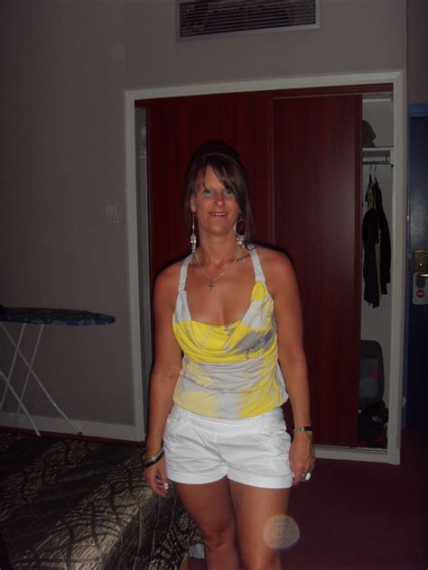 Iamme06 44 From Redditch Is A Local Milf Looking For A Sex Date
