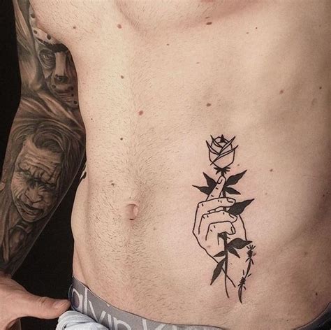 9 Tatuagem Pequena De Homem Em Formação Significadotatuagemleao