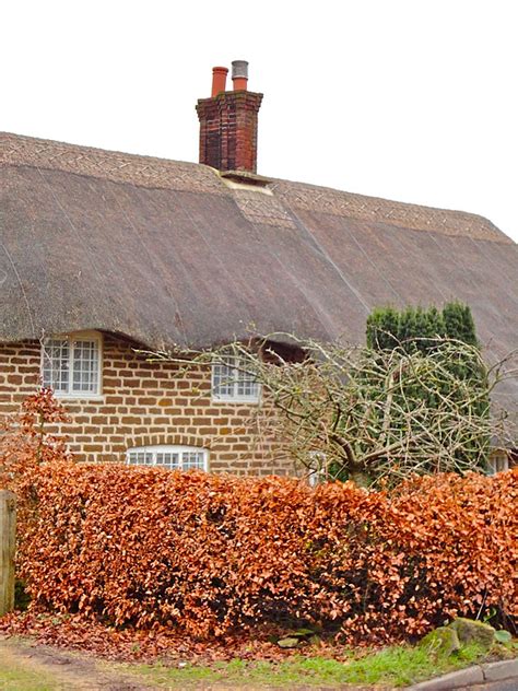 Where Five Valleys Meet English Thatched Country Cottages And Staddle