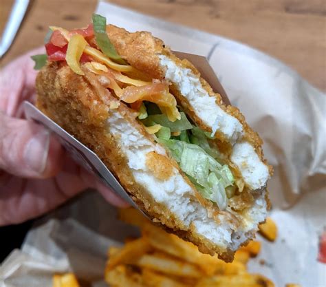 Taco Bell Japan Brings Back The Naked Chicken Taco Much To Our Satisfaction 【taste Test