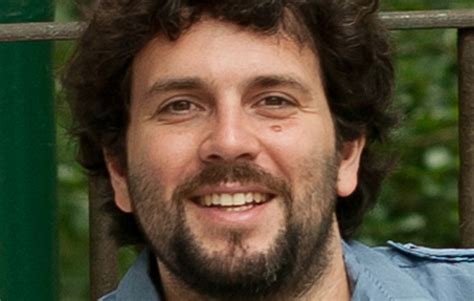 Il mio primo singolo pesche fuori ora! Federico Rossi presenta su libro The Poor's Struggle for Political Incorporation » Noticias UNSAM