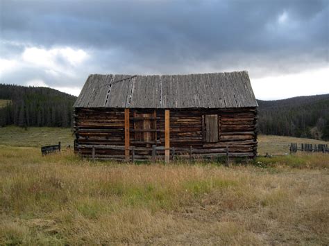 Clarkephoto goes to: an old homestead at Keystone