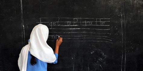 Pakistani Village Gives Girls Pioneering Sex Education Class Huffpost