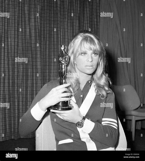 Julie Christie Darling Oscars 1966 Hi Res Stock Photography And Images
