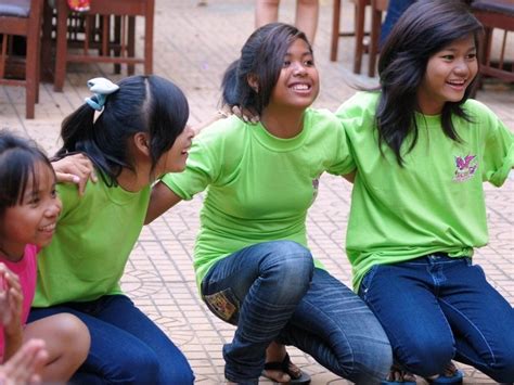 Keep 28 At Risk Cambodian Girls In School Globalgiving