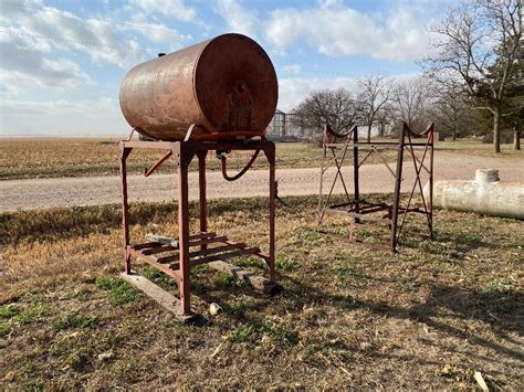 So Company 250 Gal Fuel Tank And Stands Bigiron Auctions