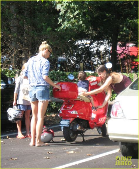Gwyneth Paltrow And Apple Moped For Their Coffee Run Photo 2934003
