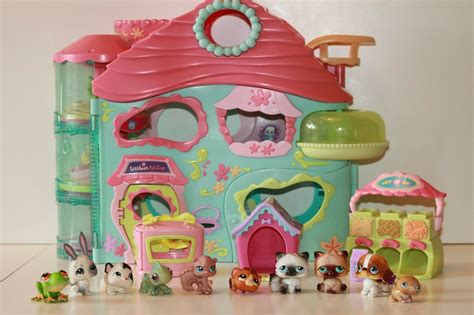 Free delivery on orders of £29 or over. BIGGEST LITTLEST PET SHOP 💕 LPS HOUSE Play Set 10 Figures ...