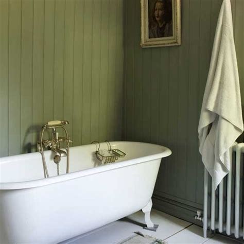 Looking for coastal bathroom decorating ideas? Go for wood panelling | Bathroom design ideas ...