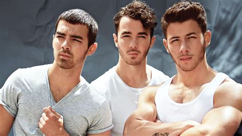 Jonas Brothers talk gay rumors, twerking, 'V'