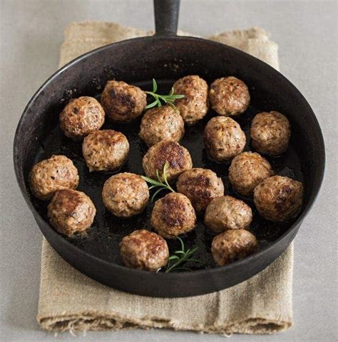 Should you make your own dog food? Easy Homemade Meatballs For Dogs | House That Barks