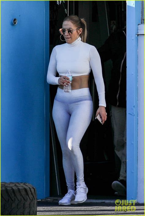 Jennifer Lopez Shows Off Her Toned Abs After A Gym Session In Miami Photo 4213967 Jennifer