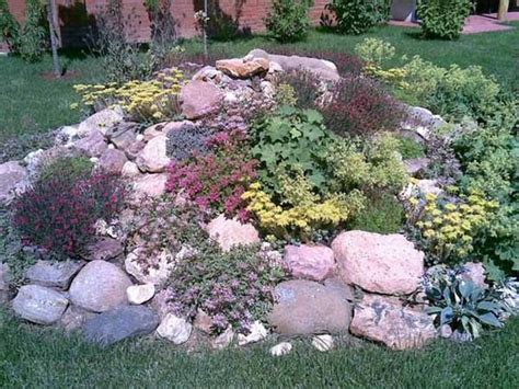 You can create a beautiful rock garden with flowers, foliage, ponds, waterfalls, and, of course, rocks. 23 Simple Rock Garden Decor Ideas for a beautiful garden