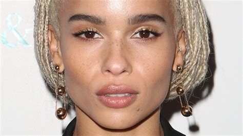 Zoë kravitz has filed for divorce from karl glusman, after 18 months of marriage. Zoë Kravitz Cut Her Hair Into a Gorgeous Short Blonde ...