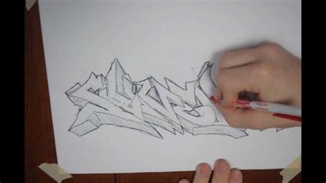 From bacis sketch to dope fill in and outline. Graffiti Tips For Beginners - YouTube