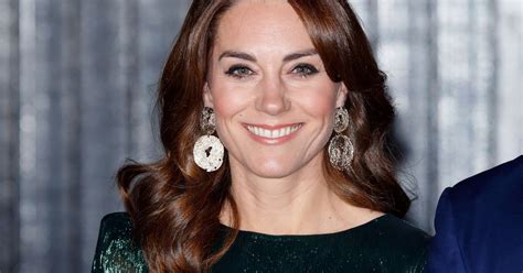 Herzogin kate trägt kleider gerne mehrmals. Gibt's bei H&M: Herzogin Kate trägt das „Kleid des ...