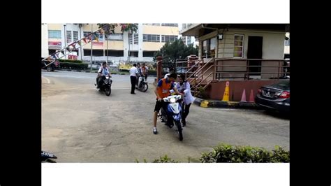 Ada 20 gudang lagu skdd1 sk damansara damai 1 terbaru, klik salah satu untuk download lagu mudah dan cepat. prank hari guru di smk damansara damai 1 - YouTube